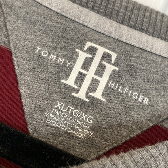 Tommy Hilfiger mens sweater; size XL - Picture 3 of 5